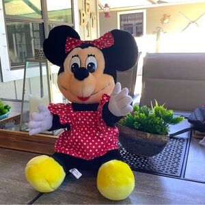 NWOT,  Disney’s Minnie Mouse Plushy!